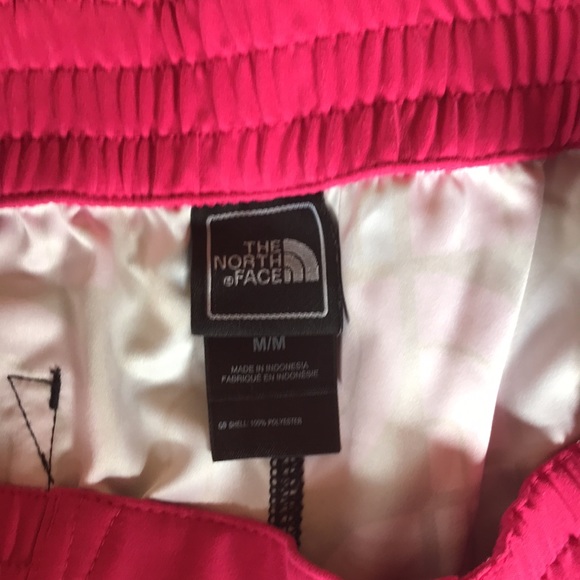 North Face Shorts - Picture 2 of 3